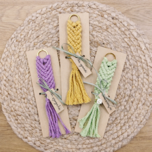 Μπρελόκ μακραμέ με μήνυμα